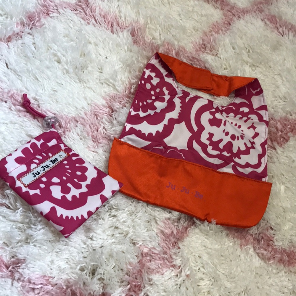 Ju-Ju-Be Reversible Bib!